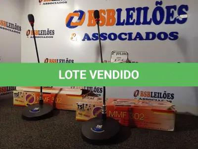 LOTE 171 - 02 MICROFONES DE MESA PROFISSIONAL MMF 302. (NO ESTADO) ATENÇÃO! FAZER A VISITAÇÃO ANTES DE ARREMATAR, NÃO SABEMOS SE FUNCIONA. LEILÃO NÃO TEM GARANTIA E NEM DEVOLUÇÃO, SUJEITO A POSSÍVEIS AVARIAS VISÍVEIS/OCULTAS E/OU AUSÊNCIA DE COMPONENTES.