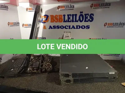 LOTE 280 - 02 SWITCHES E 01 CONSOLO COM TECLADO E MONITOR PARA SERVIDOR (NO ESTADO) ATENÇÃO! FAZER A VISITAÇÃO ANTES DE ARREMATAR, NÃO SABEMOS SE FUNCIONA. LEILÃO NÃO TEM GARANTIA E NEM DEVOLUÇÃO, SUJEITO A POSSÍVEIS AVARIAS VISÍVEIS/OCULTAS E/OU AUSÊNCIA DE COMPONENTES.