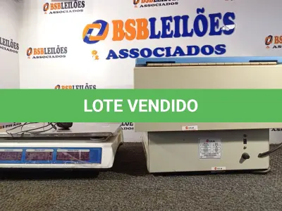 LOTE 144 - 01 CENTRIFUGA E 01 BALANÇA TOLEDO 40KG (NO ESTADO) ATENÇÃO! FAZER A VISITAÇÃO ANTES DE ARREMATAR, NÃO SABEMOS SE FUNCIONA. LEILÃO NÃO TEM GARANTIA E NEM DEVOLUÇÃO, SUJEITO A POSSÍVEIS AVARIAS VISÍVEIS/OCULTAS E/OU AUSÊNCIA DE COMPONENTES.