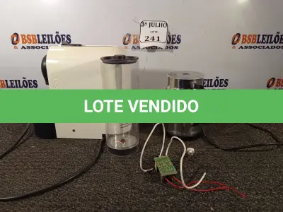 LOTE 241 - 01 CAFETEIRA ELETRICA NEXPRESSO. (NO ESTADO) ATENÇÃO! FAZER A VISITAÇÃO ANTES DE ARREMATAR, NÃO SABEMOS SE FUNCIONA. LEILÃO NÃO TEM GARANTIA E NEM DEVOLUÇÃO, SUJEITO A POSSÍVEIS AVARIAS VISÍVEIS/OCULTAS E/OU AUSÊNCIA DE COMPONENTES. 