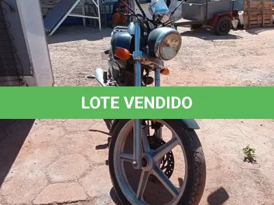 LOTE 446 - 01 MOTOCICLETA DAFRA MOD: KANSAS (NO ESTADO) ATENÇÃO! FAZER A VISITAÇÃO ANTES DE ARREMATAR, NÃO SABEMOS SE FUNCIONA. LEILÃO NÃO TEM GARANTIA E NEM DEVOLUÇÃO, SUJEITO A POSSÍVEIS AVARIAS VISÍVEIS/OCULTAS E/OU AUSÊNCIA DE COMPONENTES.