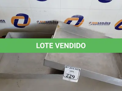 LOTE 229 - 02 FORMAS EM ALUMINIO. (NO ESTADO) ATENÇÃO! FAZER A VISITAÇÃO ANTES DE ARREMATAR, NÃO SABEMOS SE FUNCIONA. LEILÃO NÃO TEM GARANTIA E NEM DEVOLUÇÃO, SUJEITO A POSSÍVEIS AVARIAS VISÍVEIS/OCULTAS E/OU AUSÊNCIA DE COMPONENTES.