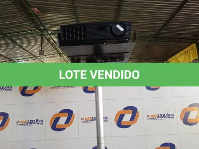 LOTE 195 - 01 PROJETOR MARCA LG MOD: BS275 COM BASE. (NO ESTADO) ATENÇÃO! FAZER A VISITAÇÃO ANTES DE ARREMATAR, NÃO SABEMOS SE FUNCIONA. LEILÃO NÃO TEM GARANTIA E NEM DEVOLUÇÃO, SUJEITO A POSSÍVEIS AVARIAS VISÍVEIS/OCULTAS E/OU AUSÊNCIA DE COMPONENTES. 