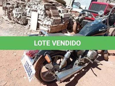 LOTE 446 - 01 MOTOCICLETA DAFRA MOD: KANSAS (NO ESTADO) ATENÇÃO! FAZER A VISITAÇÃO ANTES DE ARREMATAR, NÃO SABEMOS SE FUNCIONA. LEILÃO NÃO TEM GARANTIA E NEM DEVOLUÇÃO, SUJEITO A POSSÍVEIS AVARIAS VISÍVEIS/OCULTAS E/OU AUSÊNCIA DE COMPONENTES.