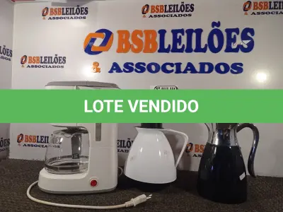 LOTE 188 - 01 CAFETEIRA MARCA FISCHER COOK LINE COM COPO E 02 GARRAFAS DE CAFÉ. (NO ESTADO) ATENÇÃO! FAZER A VISITAÇÃO ANTES DE ARREMATAR, NÃO SABEMOS SE FUNCIONA. LEILÃO NÃO TEM GARANTIA E NEM DEVOLUÇÃO, SUJEITO A POSSÍVEIS AVARIAS VISÍVEIS/OCULTAS E/OU AUSÊNCIA DE COMPONENTES.