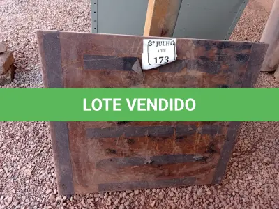 LOTE 173 - 01 RAMPA PARA DEFICIENTE. (NO ESTADO) ATENÇÃO! FAZER A VISITAÇÃO ANTES DE ARREMATAR, NÃO SABEMOS SE FUNCIONA. LEILÃO NÃO TEM GARANTIA E NEM DEVOLUÇÃO, SUJEITO A POSSÍVEIS AVARIAS VISÍVEIS/OCULTAS E/OU AUSÊNCIA DE COMPONENTES.