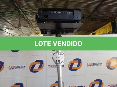 LOTE 195 - 01 PROJETOR MARCA LG MOD: BS275 COM BASE. (NO ESTADO) ATENÇÃO! FAZER A VISITAÇÃO ANTES DE ARREMATAR, NÃO SABEMOS SE FUNCIONA. LEILÃO NÃO TEM GARANTIA E NEM DEVOLUÇÃO, SUJEITO A POSSÍVEIS AVARIAS VISÍVEIS/OCULTAS E/OU AUSÊNCIA DE COMPONENTES. 