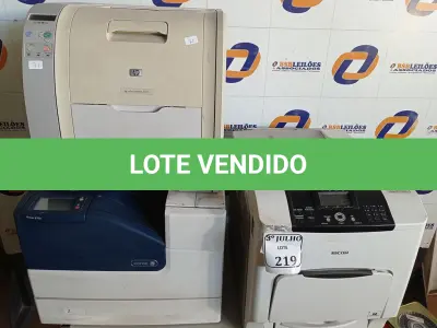 LOTE 219 - 01 IMPRESSORA COLORIDA LASER JET, MODELO:3500 MARCA HP, 01 IMPRESSORA COLORIDA, MODELO: C430DN MARCA RICHO E 01 IMPRESSORA XEROX MOD: PHASER 6700. (NO ESTADO) ATENÇÃO! FAZER A VISITAÇÃO ANTES DE ARREMATAR, NÃO SABEMOS SE FUNCIONA. LEILÃO NÃO TEM GARANTIA E NEM DEVOLUÇÃO, SUJEITO A POSSÍVEIS AVARIAS VISÍVEIS/OCULTAS E/OU AUSÊNCIA DE COMPONENTES.