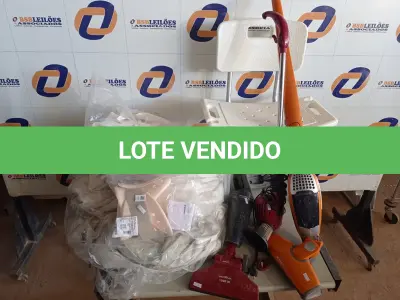 LOTE 190 - 01 CADEIRA DE BANHO PARA IDOSOS ,01 PRODUTO ORTOPEDICO ,01 CORTINA E 02 ASPIRADORES DE PÓ. (NO ESTADO) ATENÇÃO! FAZER A VISITAÇÃO ANTES DE ARREMATAR, NÃO SABEMOS SE FUNCIONA. LEILÃO NÃO TEM GARANTIA E NEM DEVOLUÇÃO, SUJEITO A POSSÍVEIS AVARIAS VISÍVEIS/OCULTAS E/OU AUSÊNCIA DE COMPONENTES.