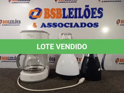 LOTE 188 - 01 CAFETEIRA MARCA FISCHER COOK LINE COM COPO E 02 GARRAFAS DE CAFÉ. (NO ESTADO) ATENÇÃO! FAZER A VISITAÇÃO ANTES DE ARREMATAR, NÃO SABEMOS SE FUNCIONA. LEILÃO NÃO TEM GARANTIA E NEM DEVOLUÇÃO, SUJEITO A POSSÍVEIS AVARIAS VISÍVEIS/OCULTAS E/OU AUSÊNCIA DE COMPONENTES.