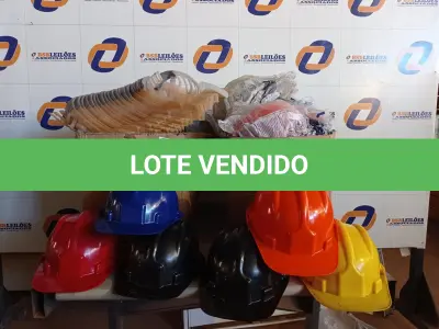 LOTE 123 - 45 CAPACETES C/CARNEIRA EPI SEGURANÇA VÁRIAS CORES NOVO. (NO ESTADO)