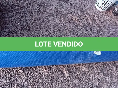 LOTE 366 - 01 LONA PARA PISCINA AQUECIDA E BASE COM MANIVELA PARA ABRIR E FECHAR 5X8. (NO ESTADO) ATENÇÃO! FAZER A VISITAÇÃO ANTES DE ARREMATAR, NÃO SABEMOS SE FUNCIONA. LEILÃO NÃO TEM GARANTIA E NEM DEVOLUÇÃO, SUJEITO A POSSÍVEIS AVARIAS VISÍVEIS/OCULTAS E/OU AUSÊNCIA DE COMPONENTES.