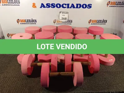 LOTE 168 - 13 HALTERES DE 2KG A 3KG NA COR ROSA. (NO ESTADO) ATENÇÃO! FAZER A VISITAÇÃO ANTES DE ARREMATAR, NÃO SABEMOS SE FUNCIONA. LEILÃO NÃO TEM GARANTIA E NEM DEVOLUÇÃO, SUJEITO A POSSÍVEIS AVARIAS VISÍVEIS/OCULTAS E/OU AUSÊNCIA DE COMPONENTES.