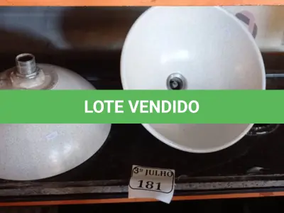 LOTE 181 - 02 CUBAS DE PIA PARA BANHEIRO COM 02 PEDRAS (NO ESTADO) ATENÇÃO! FAZER A VISITAÇÃO ANTES DE ARREMATAR, NÃO SABEMOS SE FUNCIONA. LEILÃO NÃO TEM GARANTIA E NEM DEVOLUÇÃO, SUJEITO A POSSÍVEIS AVARIAS VISÍVEIS/OCULTAS E/OU AUSÊNCIA DE COMPONENTES.
