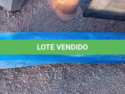 LOTE 366 - 01 LONA PARA PISCINA AQUECIDA E BASE COM MANIVELA PARA ABRIR E FECHAR 5X8. (NO ESTADO) ATENÇÃO! FAZER A VISITAÇÃO ANTES DE ARREMATAR, NÃO SABEMOS SE FUNCIONA. LEILÃO NÃO TEM GARANTIA E NEM DEVOLUÇÃO, SUJEITO A POSSÍVEIS AVARIAS VISÍVEIS/OCULTAS E/OU AUSÊNCIA DE COMPONENTES.