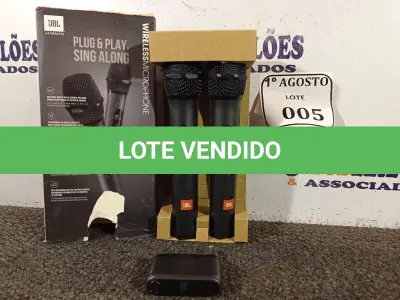 LOTE 005 - 01 PAR DE MICROFONES WIRELESS. (NO ESTADO) ATENÇÃO! FAZER A VISITAÇÃO ANTES DE ARREMATAR, NÃO SABEMOS SE FUNCIONA. LEILÃO NÃO TEM GARANTIA E NEM DEVOLUÇÃO, SUJEITO A POSSÍVEIS AVARIAS VISÍVEIS/OCULTAS E/OU AUSÊNCIA DE COMPONENTES.