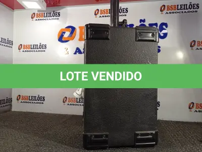 LOTE 055 - 01 CAIXA DE SOM PASSIVA PARA PEDESTAL. (NO ESTADO) ATENÇÃO! FAZER A VISITAÇÃO ANTES DE ARREMATAR, NÃO SABEMOS SE FUNCIONA. LEILÃO NÃO TEM GARANTIA E NEM DEVOLUÇÃO, SUJEITO A POSSÍVEIS AVARIAS VISÍVEIS/OCULTAS E/OU AUSÊNCIA DE COMPONENTES.