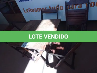 LOTE 050 - 01 MESA COM 04 CADEIRAS COM AVARIAS EM MADEIRA DOBRÁVEL. (NO ESTADO) ATENÇÃO! FAZER A VISITAÇÃO ANTES DE ARREMATAR, NÃO SABEMOS SE FUNCIONA. LEILÃO NÃO TEM GARANTIA E NEM DEVOLUÇÃO, SUJEITO A POSSÍVEIS AVARIAS VISÍVEIS/OCULTAS E/OU AUSÊNCIA DE COMPONENTES.