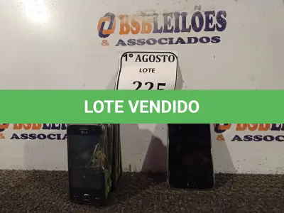 LOTE 225 - 06 APARELHOS CELULARES, SENDO 05 LG E 01 IPHONE PARA RETIRADA DE PEÇAS. (NO ESTADO) ATENÇÃO! FAZER A VISITAÇÃO ANTES DE ARREMATAR, NÃO SABEMOS SE FUNCIONA. LEILÃO NÃO TEM GARANTIA E NEM DEVOLUÇÃO, SUJEITO A POSSÍVEIS AVARIAS VISÍVEIS/OCULTAS E/OU AUSÊNCIA DE COMPONENTES.