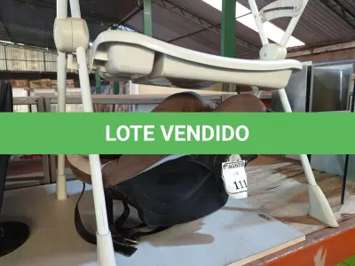 LOTE 111 - 01 TROCADOR DE FRALDAS E 01 BEBÊ CONFORTO. (NO ESTADO) ATENÇÃO! FAZER A VISITAÇÃO ANTES DE ARREMATAR, NÃO SABEMOS SE FUNCIONA. LEILÃO NÃO TEM GARANTIA E NEM DEVOLUÇÃO, SUJEITO A POSSÍVEIS AVARIAS VISÍVEIS/OCULTAS E/OU AUSÊNCIA DE COMPONENTES.