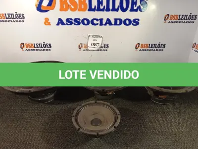 LOTE 087 - 04 ALTO FALANTES DIVERSOS. (NO ESTADO) ATENÇÃO! FAZER A VISITAÇÃO ANTES DE ARREMATAR, NÃO SABEMOS SE FUNCIONA. LEILÃO NÃO TEM GARANTIA E NEM DEVOLUÇÃO, SUJEITO A POSSÍVEIS AVARIAS VISÍVEIS/OCULTAS E/OU AUSÊNCIA DE COMPONENTES.