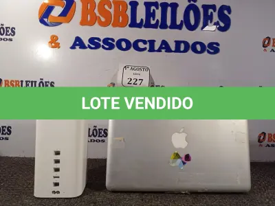 LOTE 227 - 01 MACBOOK E 01 ROTEADOR. (NO ESTADO) ATENÇÃO! FAZER A VISITAÇÃO ANTES DE ARREMATAR, NÃO SABEMOS SE FUNCIONA. LEILÃO NÃO TEM GARANTIA E NEM DEVOLUÇÃO, SUJEITO A POSSÍVEIS AVARIAS VISÍVEIS/OCULTAS E/OU AUSÊNCIA DE COMPONENTES.