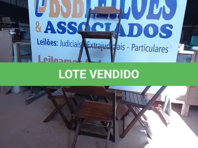 LOTE 290 - 01 MESA COM 04 CADEIRAS COM AVARIAS EM MADEIRA DOBRÁVEL. (NO ESTADO) ATENÇÃO! FAZER A VISITAÇÃO ANTES DE ARREMATAR, NÃO SABEMOS SE FUNCIONA. LEILÃO NÃO TEM GARANTIA E NEM DEVOLUÇÃO, SUJEITO A POSSÍVEIS AVARIAS VISÍVEIS/OCULTAS E/OU AUSÊNCIA DE COMPONENTES.