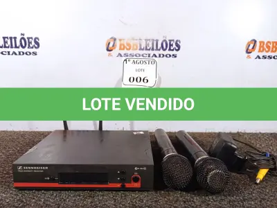 LOTE 006 - 01 RECEIVER COM FONTE E 02 MICROFONES. (NO ESTADO) ATENÇÃO! FAZER A VISITAÇÃO ANTES DE ARREMATAR, NÃO SABEMOS SE FUNCIONA. LEILÃO NÃO TEM GARANTIA E NEM DEVOLUÇÃO, SUJEITO A POSSÍVEIS AVARIAS VISÍVEIS/OCULTAS E/OU AUSÊNCIA DE COMPONENTES.