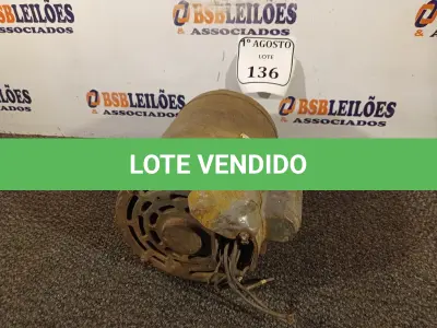 LOTE 136 - 01 MOTOR ELÉTRICO. (NO ESTADO) ATENÇÃO! FAZER A VISITAÇÃO ANTES DE ARREMATAR, NÃO SABEMOS SE FUNCIONA. LEILÃO NÃO TEM GARANTIA E NEM DEVOLUÇÃO, SUJEITO A POSSÍVEIS AVARIAS VISÍVEIS/OCULTAS E/OU AUSÊNCIA DE COMPONENTES.