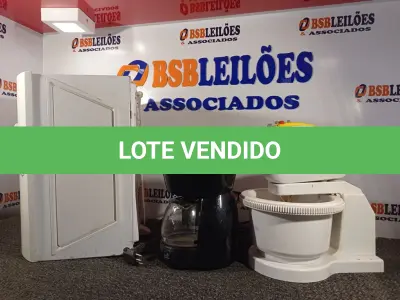 LOTE 040 - 01 PURIFICADOR DE ÁGUA MASTER FRIO, 01 CAFETEIRA E 01 BATEDEIRA COM AVARIAS. (NO ESTADO) ATENÇÃO! FAZER A VISITAÇÃO ANTES DE ARREMATAR, NÃO SABEMOS SE FUNCIONA. LEILÃO NÃO TEM GARANTIA E NEM DEVOLUÇÃO, SUJEITO A POSSÍVEIS AVARIAS VISÍVEIS/OCULTAS E/OU AUSÊNCIA DE COMPONENTES.