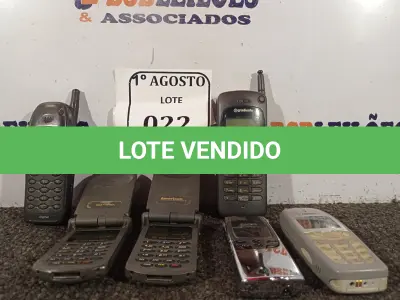 LOTE 022 - 06 APARELHOS CELULARES ANTIGOS. (NO ESTADO) ATENÇÃO! FAZER A VISITAÇÃO ANTES DE ARREMATAR, NÃO SABEMOS SE FUNCIONA. LEILÃO NÃO TEM GARANTIA E NEM DEVOLUÇÃO, SUJEITO A POSSÍVEIS AVARIAS VISÍVEIS/OCULTAS E/OU AUSÊNCIA DE COMPONENTES.