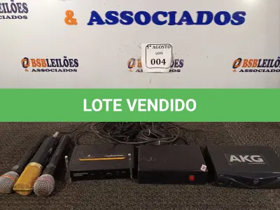 LOTE 004 - 03 APARELHOS DE ÁUDIO E 03 MICROFONES. (NO ESTADO) ATENÇÃO! FAZER A VISITAÇÃO ANTES DE ARREMATAR, NÃO SABEMOS SE FUNCIONA. LEILÃO NÃO TEM GARANTIA E NEM DEVOLUÇÃO, SUJEITO A POSSÍVEIS AVARIAS VISÍVEIS/OCULTAS E/OU AUSÊNCIA DE COMPONENTES.
