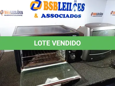 LOTE 107 - 01 FORNO ELÉTRICO E 01 TV DE TUBO 14”. (NO ESTADO) ATENÇÃO! FAZER A VISITAÇÃO ANTES DE ARREMATAR, NÃO SABEMOS SE FUNCIONA. LEILÃO NÃO TEM GARANTIA E NEM DEVOLUÇÃO, SUJEITO A POSSÍVEIS AVARIAS VISÍVEIS/OCULTAS E/OU AUSÊNCIA DE COMPONENTES.