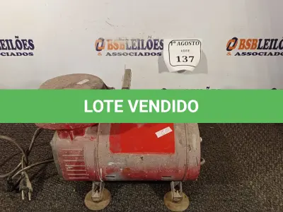 LOTE 137 - 01 COMPRESSOR DE AR DIRETO. (NO ESTADO) ATENÇÃO! FAZER A VISITAÇÃO ANTES DE ARREMATAR, NÃO SABEMOS SE FUNCIONA. LEILÃO NÃO TEM GARANTIA E NEM DEVOLUÇÃO, SUJEITO A POSSÍVEIS AVARIAS VISÍVEIS/OCULTAS E/OU AUSÊNCIA DE COMPONENTES.