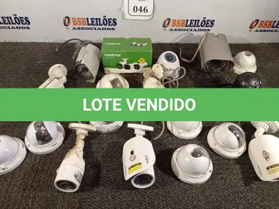 LOTE 046 - 01 LOTE COM DIVERSAS CÂMERAS. (NO ESTADO) ATENÇÃO! FAZER A VISITAÇÃO ANTES DE ARREMATAR, NÃO SABEMOS SE FUNCIONA. LEILÃO NÃO TEM GARANTIA E NEM DEVOLUÇÃO, SUJEITO A POSSÍVEIS AVARIAS VISÍVEIS/OCULTAS E/OU AUSÊNCIA DE COMPONENTES.