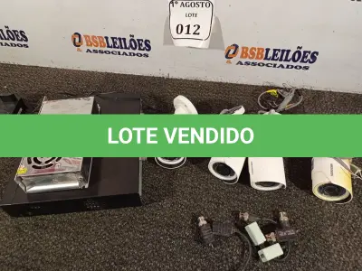 LOTE 012 - 01 DVR, 01 FONTE DE ALIMENTAÇÃO BIVOLT E 04 CÂMERAS. (NO ESTADO) ATENÇÃO! FAZER A VISITAÇÃO ANTES DE ARREMATAR, NÃO SABEMOS SE FUNCIONA. LEILÃO NÃO TEM GARANTIA E NEM DEVOLUÇÃO, SUJEITO A POSSÍVEIS AVARIAS VISÍVEIS/OCULTAS E/OU AUSÊNCIA DE COMPONENTES.