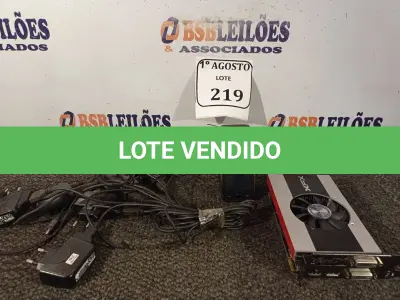 LOTE 219 - 05 APARELHOS CELULARES LG COM CARREGADOR E 01 PLACA DE VÍDEO HDMI. (NO ESTADO) ATENÇÃO! FAZER A VISITAÇÃO ANTES DE ARREMATAR, NÃO SABEMOS SE FUNCIONA. LEILÃO NÃO TEM GARANTIA E NEM DEVOLUÇÃO, SUJEITO A POSSÍVEIS AVARIAS VISÍVEIS/OCULTAS E/OU AUSÊNCIA DE COMPONENTES.