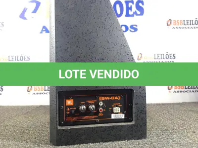 LOTE 017 - 01 CAIXA SUBWOOFER AMPLIFICADA 8’’ 95W RMS. (NO ESTADO) ATENÇÃO! FAZER A VISITAÇÃO ANTES DE ARREMATAR, NÃO SABEMOS SE FUNCIONA. LEILÃO NÃO TEM GARANTIA E NEM DEVOLUÇÃO, SUJEITO A POSSÍVEIS AVARIAS VISÍVEIS/OCULTAS E/OU AUSÊNCIA DE COMPONENTES.