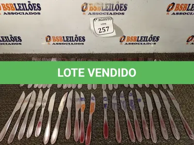 LOTE 257 - 01 LOTE COM 22 FACAS E 22 GARFOS. (NO ESTADO) ATENÇÃO! FAZER A VISITAÇÃO ANTES DE ARREMATAR, NÃO SABEMOS SE FUNCIONA. LEILÃO NÃO TEM GARANTIA E NEM DEVOLUÇÃO, SUJEITO A POSSÍVEIS AVARIAS VISÍVEIS/OCULTAS E/OU AUSÊNCIA DE COMPONENTES.
