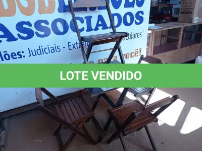 LOTE 290 - 01 MESA COM 04 CADEIRAS COM AVARIAS EM MADEIRA DOBRÁVEL. (NO ESTADO) ATENÇÃO! FAZER A VISITAÇÃO ANTES DE ARREMATAR, NÃO SABEMOS SE FUNCIONA. LEILÃO NÃO TEM GARANTIA E NEM DEVOLUÇÃO, SUJEITO A POSSÍVEIS AVARIAS VISÍVEIS/OCULTAS E/OU AUSÊNCIA DE COMPONENTES.
