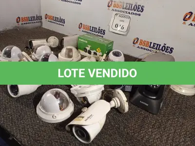 LOTE 046 - 01 LOTE COM DIVERSAS CÂMERAS. (NO ESTADO) ATENÇÃO! FAZER A VISITAÇÃO ANTES DE ARREMATAR, NÃO SABEMOS SE FUNCIONA. LEILÃO NÃO TEM GARANTIA E NEM DEVOLUÇÃO, SUJEITO A POSSÍVEIS AVARIAS VISÍVEIS/OCULTAS E/OU AUSÊNCIA DE COMPONENTES.