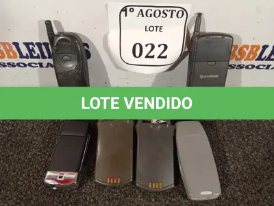 LOTE 022 - 06 APARELHOS CELULARES ANTIGOS. (NO ESTADO) ATENÇÃO! FAZER A VISITAÇÃO ANTES DE ARREMATAR, NÃO SABEMOS SE FUNCIONA. LEILÃO NÃO TEM GARANTIA E NEM DEVOLUÇÃO, SUJEITO A POSSÍVEIS AVARIAS VISÍVEIS/OCULTAS E/OU AUSÊNCIA DE COMPONENTES.
