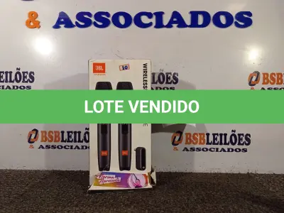 LOTE 005 - 01 PAR DE MICROFONES WIRELESS. (NO ESTADO) ATENÇÃO! FAZER A VISITAÇÃO ANTES DE ARREMATAR, NÃO SABEMOS SE FUNCIONA. LEILÃO NÃO TEM GARANTIA E NEM DEVOLUÇÃO, SUJEITO A POSSÍVEIS AVARIAS VISÍVEIS/OCULTAS E/OU AUSÊNCIA DE COMPONENTES.