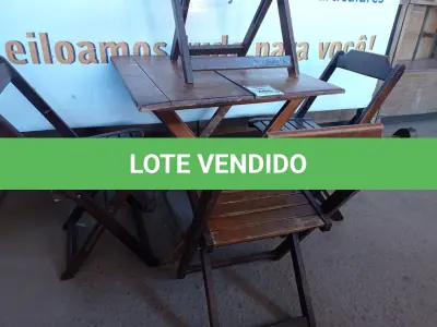 LOTE 280 - 01 MESA COM 04 CADEIRAS COM AVARIAS EM MADEIRA DOBRÁVEL. (NO ESTADO) ATENÇÃO! FAZER A VISITAÇÃO ANTES DE ARREMATAR, NÃO SABEMOS SE FUNCIONA. LEILÃO NÃO TEM GARANTIA E NEM DEVOLUÇÃO, SUJEITO A POSSÍVEIS AVARIAS VISÍVEIS/OCULTAS E/OU AUSÊNCIA DE COMPONENTES.