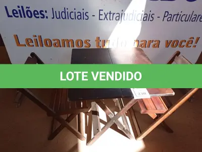 LOTE 230 - 01 MESA EM MADEIRA COM 02 CADEIRAS DOBRÁVEL COM AVARIAS. (NO ESTADO) ATENÇÃO! FAZER A VISITAÇÃO ANTES DE ARREMATAR, NÃO SABEMOS SE FUNCIONA. LEILÃO NÃO TEM GARANTIA E NEM DEVOLUÇÃO, SUJEITO A POSSÍVEIS AVARIAS VISÍVEIS/OCULTAS E/OU AUSÊNCIA DE COMPONENTES.