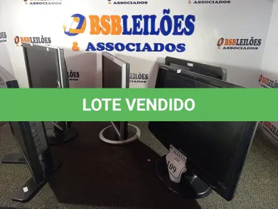 LOTE 109 - 05 MONITORES LCD MARCAS E MODELOS DIVERSOS PARA RETIRADA DE PEÇAS. (NO ESTADO) ATENÇÃO! FAZER A VISITAÇÃO ANTES DE ARREMATAR, NÃO SABEMOS SE FUNCIONA. LEILÃO NÃO TEM GARANTIA E NEM DEVOLUÇÃO, SUJEITO A POSSÍVEIS AVARIAS VISÍVEIS/OCULTAS E/OU AUSÊNCIA DE COMPONENTES.