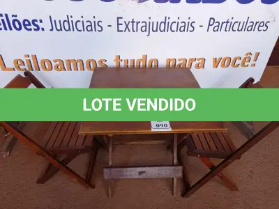 LOTE 090 - 01 MESA EM MADEIRA COM 02 CADEIRAS DOBRÁVEL COM AVARIAS. (NO ESTADO) ATENÇÃO! FAZER A VISITAÇÃO ANTES DE ARREMATAR, NÃO SABEMOS SE FUNCIONA. LEILÃO NÃO TEM GARANTIA E NEM DEVOLUÇÃO, SUJEITO A POSSÍVEIS AVARIAS VISÍVEIS/OCULTAS E/OU AUSÊNCIA DE COMPONENTES.