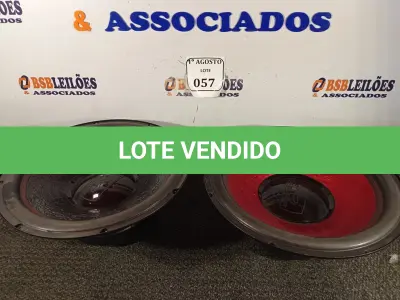 LOTE 057 - 02 ALTO FALANTES MATADOR. (NO ESTADO) ATENÇÃO! FAZER A VISITAÇÃO ANTES DE ARREMATAR, NÃO SABEMOS SE FUNCIONA. LEILÃO NÃO TEM GARANTIA E NEM DEVOLUÇÃO, SUJEITO A POSSÍVEIS AVARIAS VISÍVEIS/OCULTAS E/OU AUSÊNCIA DE COMPONENTES.