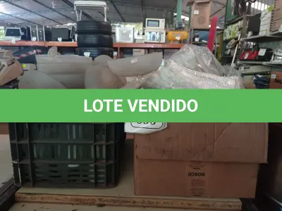 LOTE 336 - 02 CAIXAS COM GLOBOS EM VIDRO PARA LUMINÁRIAS. (NO ESTADO) ATENÇÃO! FAZER A VISITAÇÃO ANTES DE ARREMATAR, NÃO SABEMOS SE FUNCIONA. LEILÃO NÃO TEM GARANTIA E NEM DEVOLUÇÃO, SUJEITO A POSSÍVEIS AVARIAS VISÍVEIS/OCULTAS E/OU AUSÊNCIA DE COMPONENTES.