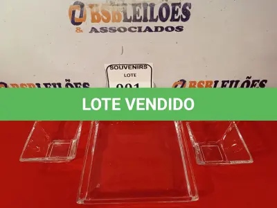 LOTE 001 - 01 BANDEJA E 02 PETISQUEIRAS/MOLHEIRA. (NO ESTADO EM QUE SE ENCONTRA) ATENÇÃO! FAZER A VISITAÇÃO ANTES DE ARREMATAR, NÃO SABEMOS SE FUNCIONA. LEILÃO NÃO TEM GARANTIA E NEM DEVOLUÇÃO, SUJEITO A POSSÍVEIS AVARIAS VISÍVEIS/OCULTAS E/OU AUSÊNCIA DE COMPONENTES.  